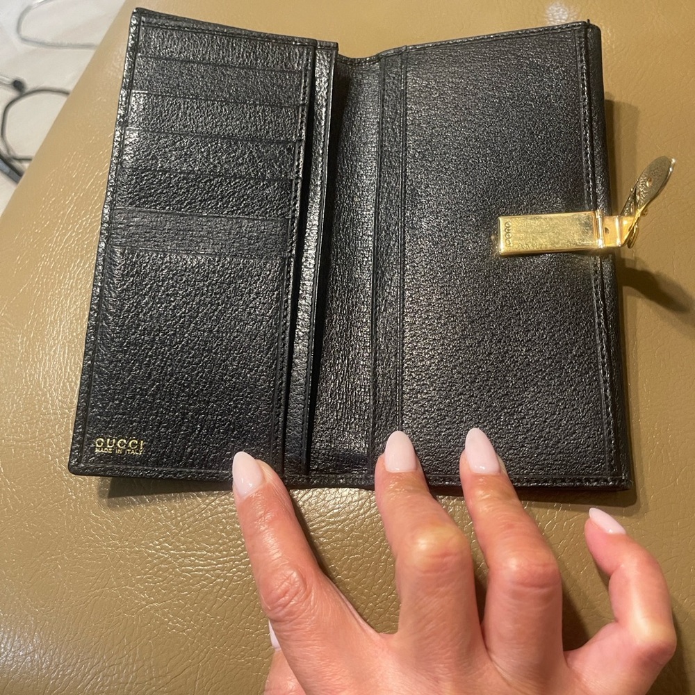 Gucci Black Leather Card Holder with Gold Clasp - Picture 2 of 11